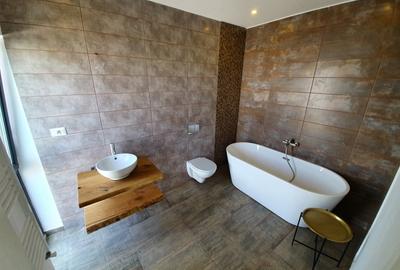 Proprietar - Single 4 camere, 330 mp curte compacta, living 40 mp - 7