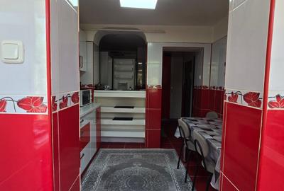 Micro  3 Târgoviște,  vânzare apartament 3camere, Etaj 1 - 25