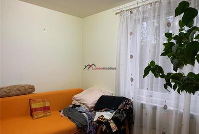 Apartament 2 camere + bucătărie, renovat recent, cu parcare – Dealul F - 18
