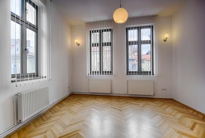 Universitate bld Carol Parcu Izvorul Rece Casa 11 camere, 2 locuri de parcare - 8