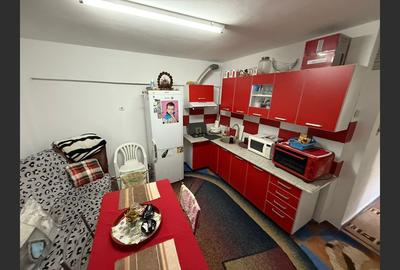 Casă decomandată 3 camere + grădină 450 m², zonă liniștită Galați - 17