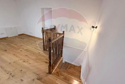 Apartament 4 camere, pe 2 niveluri si curte comuna în Centru - 25