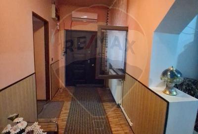 Casă spațioasă de vânzare în zona metropolitană, Fughiu - 4