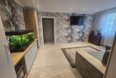 Apartament cu 3 camere semidecomandat, mobilat în Tătărași
