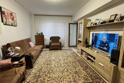 Casă de Cultură apartament decomandat 4 camere - 1