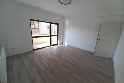 Apartament cu 3 camere decomandat în Sânpetru
