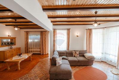 Vilă cu 6 camere, teren de 1000mp, într-un resort montan privat - 12