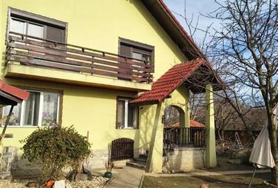 Casă individuală cu 5 camere în Turcheș