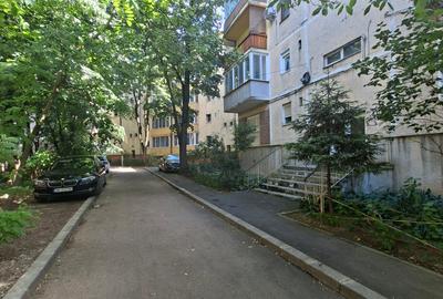 Complexul Studentesc,  apartament decomandat - 17
