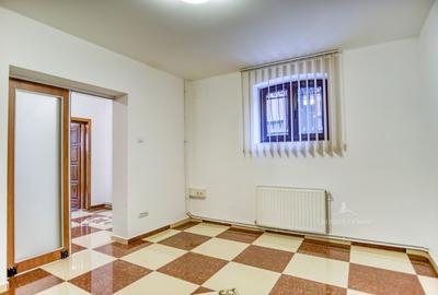 Piata Pache Protopopescu - Casa cu 11 camere si doua locuri de parcare - 20