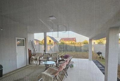 Duplex mobilat utilat - terasa 50 mp - perete dublu - bucatarie inchisa - 4