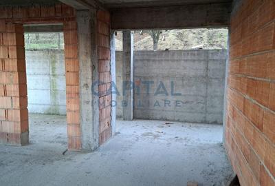 Casa cu garaj, zona Planoare - 16