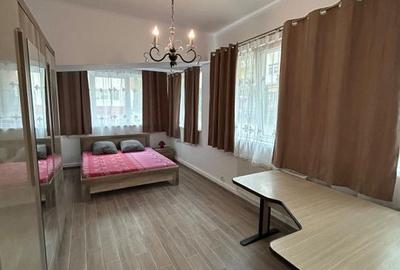 Apartament 3 camere Strand, 80 mp utili, pretabil cabinet