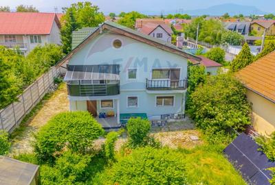 Vila rezidential/  gradina de vis/sera/ panouri/ Sanpetru! - 33