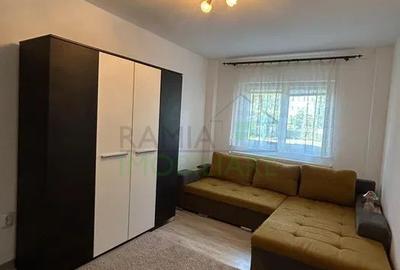 Apartament cu 4 camere semidecomandat, mobilat în Craiter