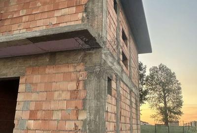 Casa la rosu P+1+Pod Berceni-Vidra - Dealul Verde - 17