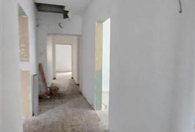 Vanzare bloc ultracentral pentru investitie - 4