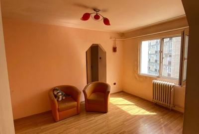 Apartament cu 3 camere semidecomandat în Mănăştur