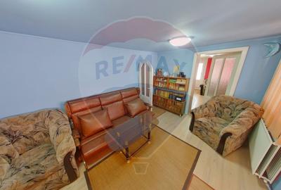 Casă / Vilă cu 16 camere de vânzare în zona Bobâlna - 11