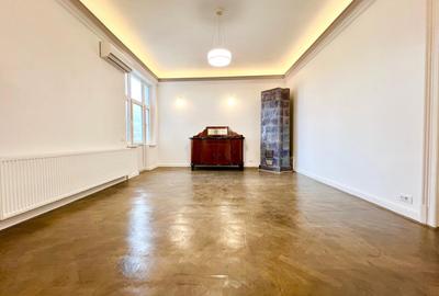 SPATIU DEOSEBIT VILA / PARTIAL MOBILAT SI UTILAT - 1