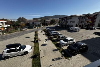 Apartament cu 3 camere semidecomandat în Florești