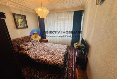 Apartament cu 4 camere decomandat în Mărăței
