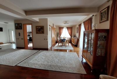 Casă cu 5 camere. de vânzare in Floresti, zona Parcului Poligon. - 1