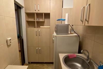 Închiriere Garsonieră transformată în 2 camere, utilată complet, etaj 9 - 4