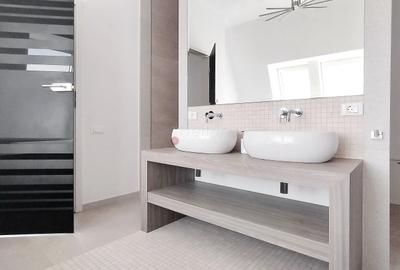 Priveliste Panoramica Spre Oras Si Masivul Tampa - 25