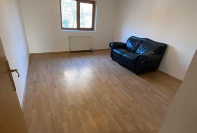 Vila cu 3 apartamente  la parter,etaj  si mansarda - 13