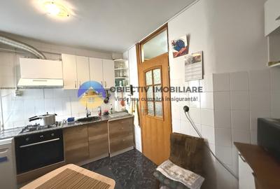 Apartament 3 camere de vânzare – zona centrala – Etaj 1 - 9
