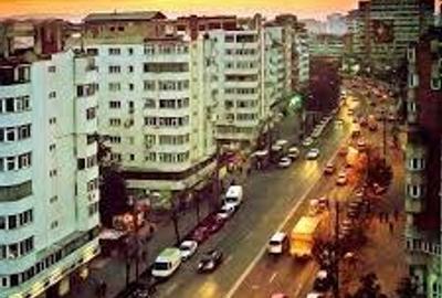 Apartament cu 3 camere semidecomandat în Păcurari