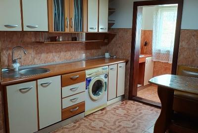 Apartament 50mp decomandat situat aproape de centrul comunei - 2