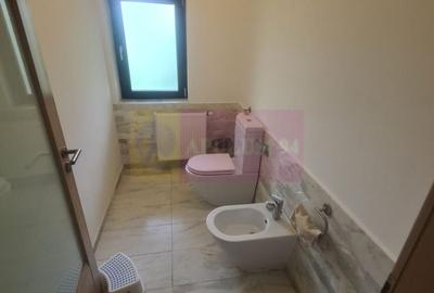 Vila de vanzare cu 6 camere in Cornu (teren 6.600 mp) - 36