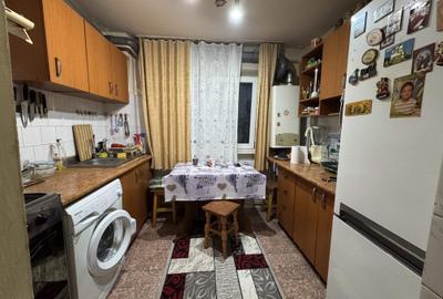 2 cam, etaj 1, 51 mp, fara imbunatatiri, Aleea Rozelor - 12