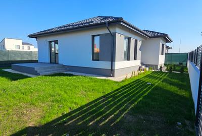 Casa parter  3 camere - Berceni - 1