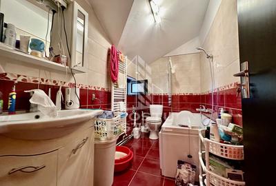 Duplex cu 4 camere situat la asfalt, in zona Planetelor - 10