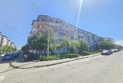 Adjud - spatiu comercial renovat complet - 2