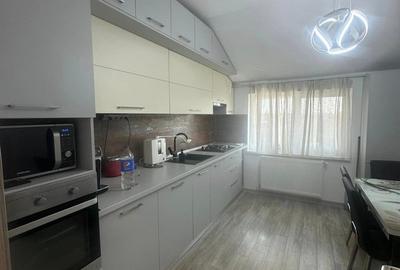 YSAIA IMOBILIARE - 2 CAMERE DECOMANDATE DE VANZARE - POARTA 6 -