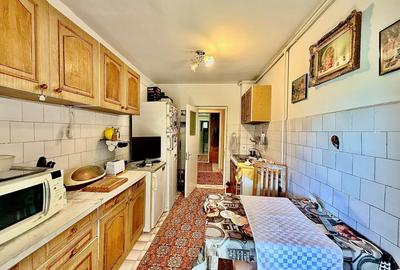 Apartament 3 camere Delfinariu , etaj 2/4 - 4