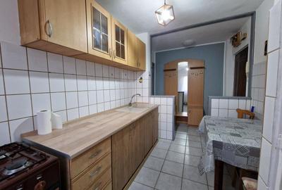 Apartament cu 2 camere semidecomandat în Girocului