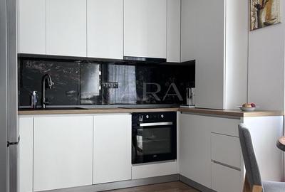 Apartament cu 3 camere semidecomandat, mobilat în Vest