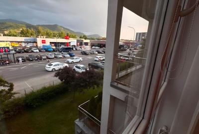 Apartament cu 3 camere decomandat în Bartolomeu