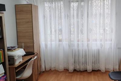Garsoniera,Titan,Auchan,bl.reabilitat,MIXT,parter inalt/10,Amenajata,Libera - 1