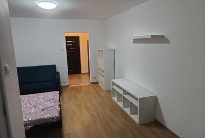 Garsonieră Titan, parter cu balcon, mobilată complet, prima închiriere - 1