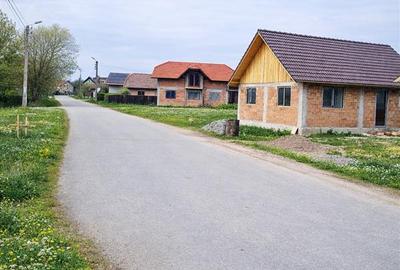 1.700mp intravilan,acces usor,intre case,ideal 2 locuinte/investitie,Lunca Calni - 3