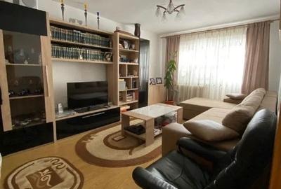 Apartament cu 6 camere decomandat în Central