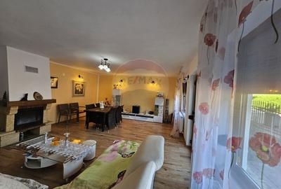 Casă solidă din cărămidă, mobilată, garaj, teren generos – Tarcău - 8