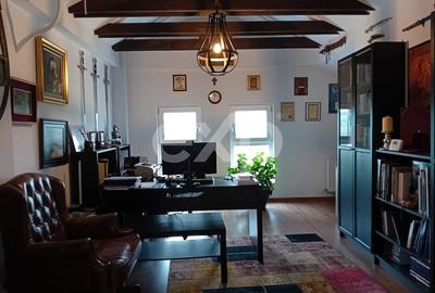 De vanzare vila exceptionala in stil Neo Romanesc cu vedere la lac si padure - 16
