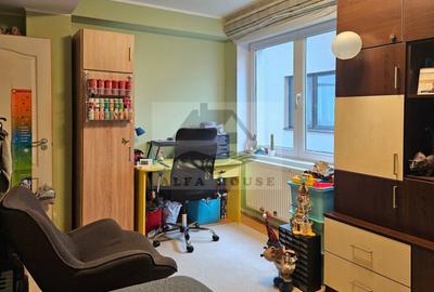 Oportunitate - Apartament cu trei camere in vila, zona Tractorul 70 mp - 19